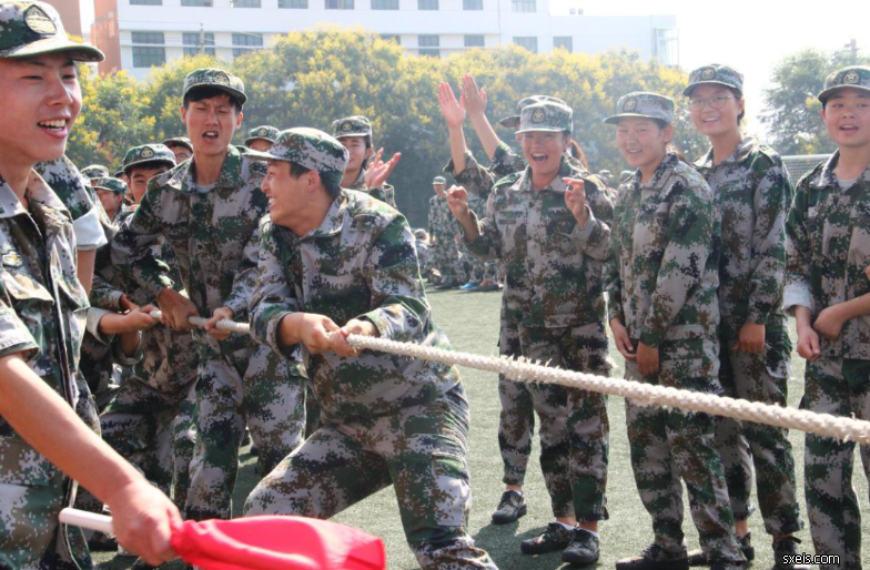 新生拔河比赛 新生拔河比赛